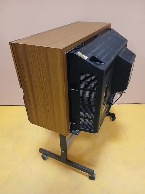 Fully Working Mitsubishi Colour TV (With Or Without Stand) (20