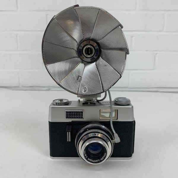 Vintage Camera With Flash Unit (Non Practical) LONDON PROP HIRE