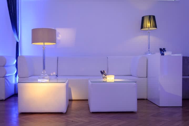 5: Wireless Decorative Table Lamp