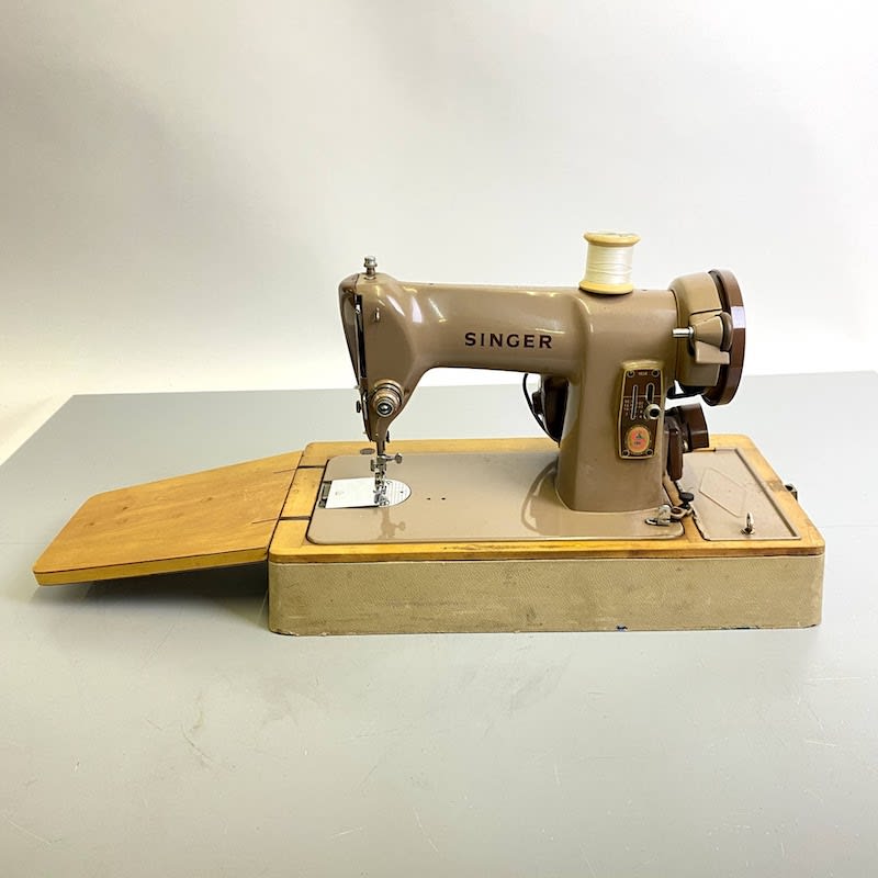 6: Vintage Singer Sewing Machine