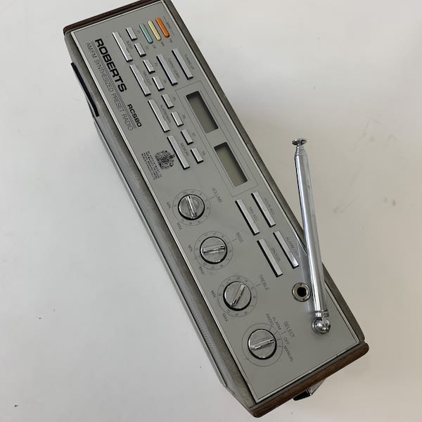 4: Vintage Roberts Radio (Fully Working)