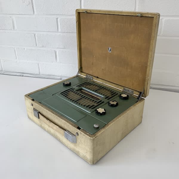 5: Vintage LW/MW portable radio (Non Practical)