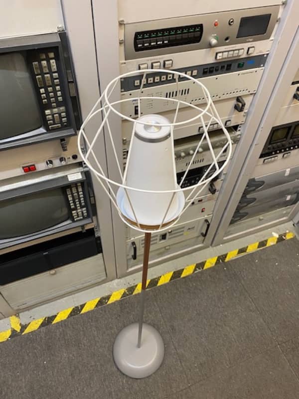 7: Contemporary Wireless Floor Lamp (Working)