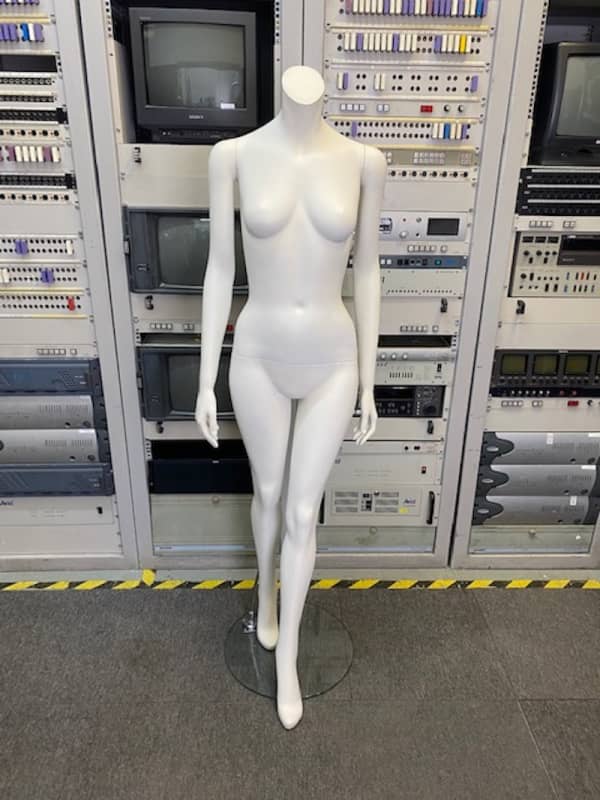 5: Female Headless Mannequin