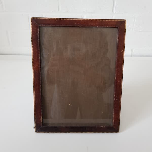 3: Vintage Leather Trim Photo Frame