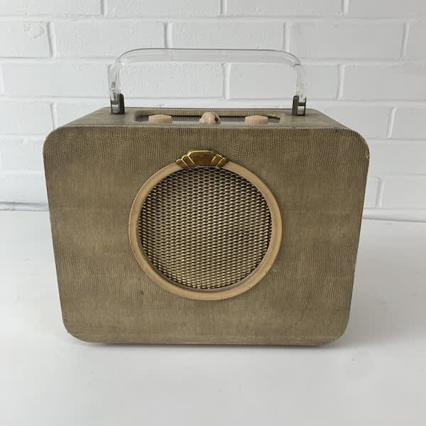 4: Vintage Sky Queen Radio