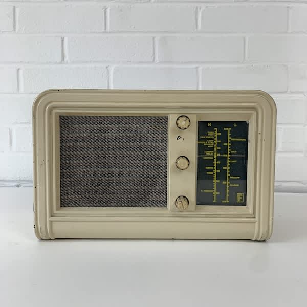 4: Vintage Radio (Non Practical)