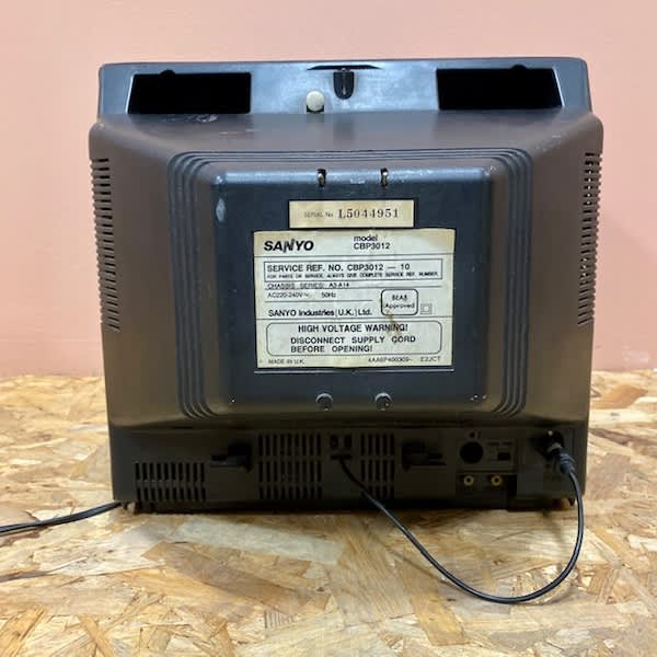 5: Fully Working Colour Sanyo TV (13
