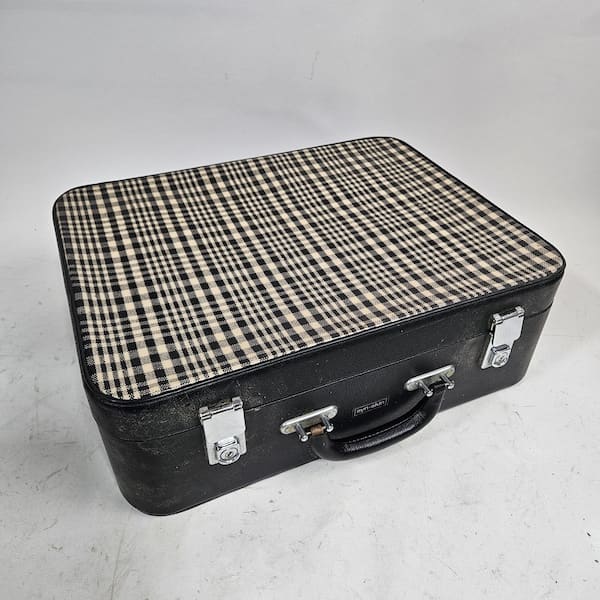 3: Small Black Tartan Case