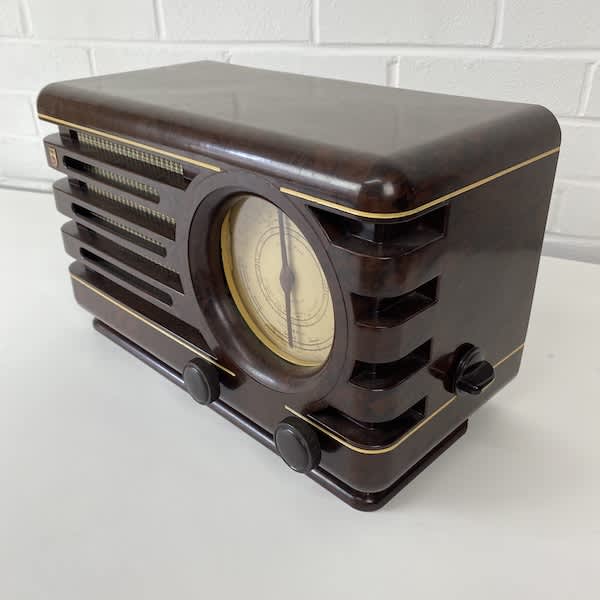 Philips 1947 Bakelite Radio (Fully Working)