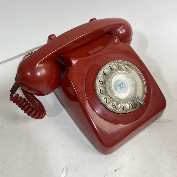 4: Red Retro Telephone