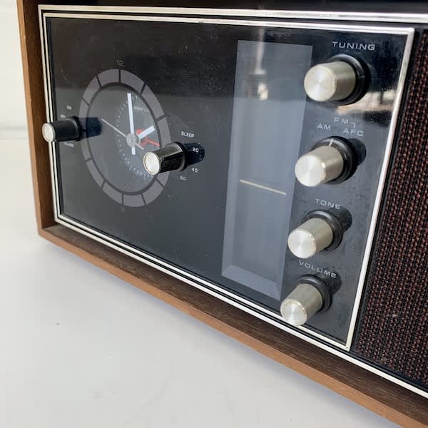 Vintage Electric Radio/Alarm Clock (Non Practical)