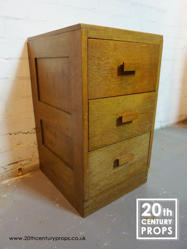 2: Heal's Oak Drawer Unit