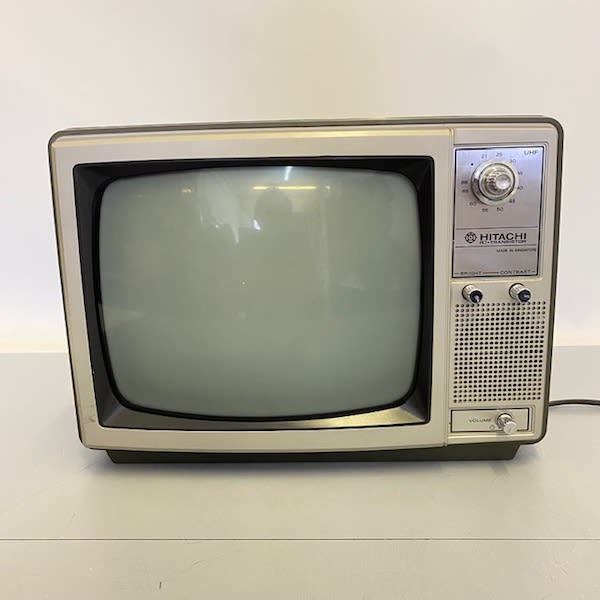 3: Fully Working Black & White Hitachi IC Transistor TV M1262 (12