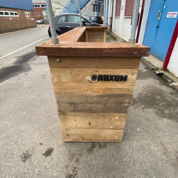 8: Rustic Pallet Bar With Scaffold Frame (Ideal For Lights/Decor)
