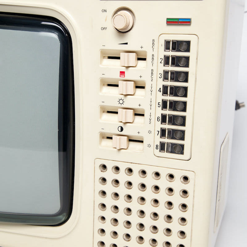 4: Non Practical Hitachi Transistor TV