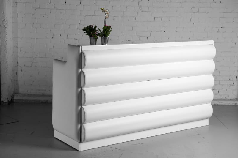 2: White bolster bar