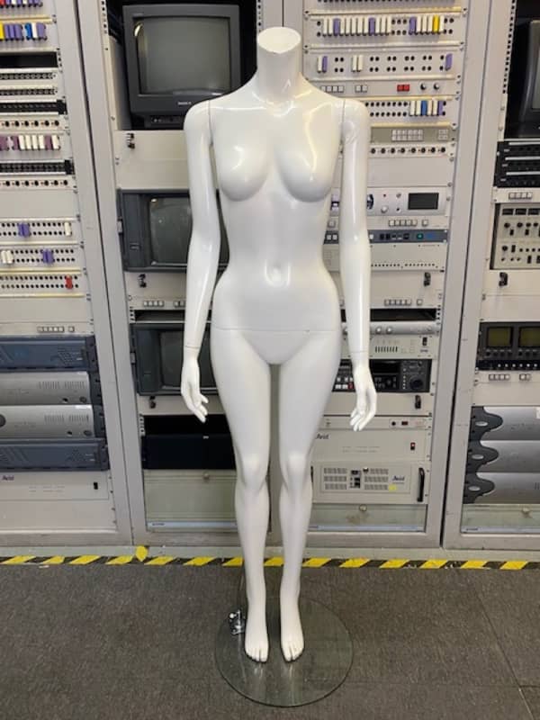 5: Female Headless Mannequin