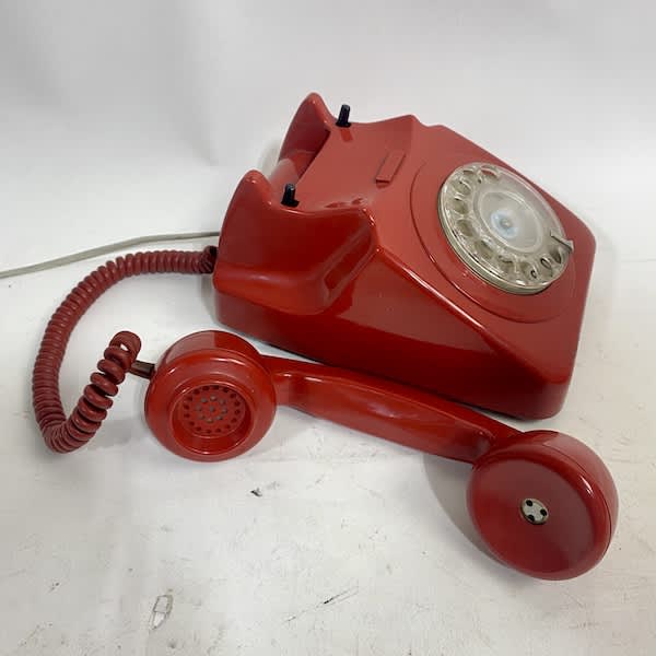 4: Red Retro Telephone