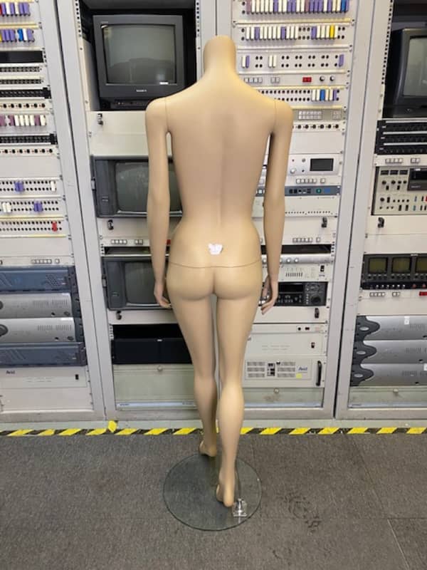 4: Female Headless Mannequin