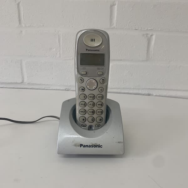 4: Panasonic Cordless Telephone With Docking Base Unit