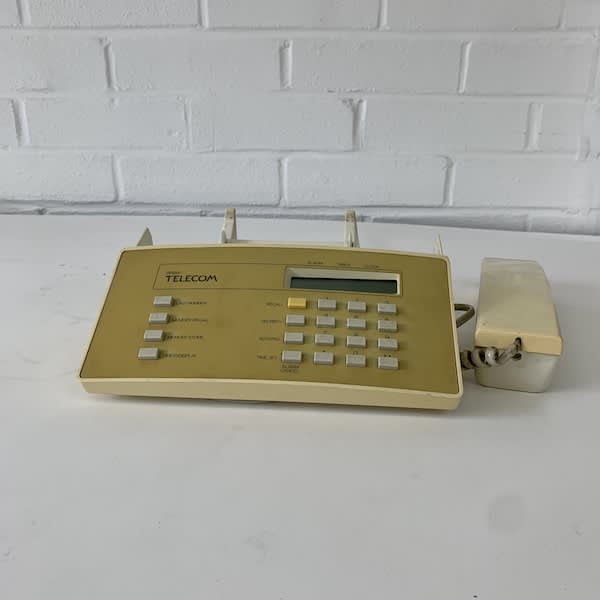 3: Cream British Telecom Telephone