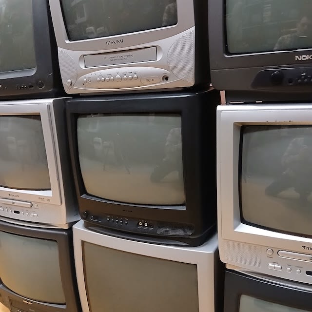 3: Stack Of 9 Fully Working Colour TV's (90's-00's)