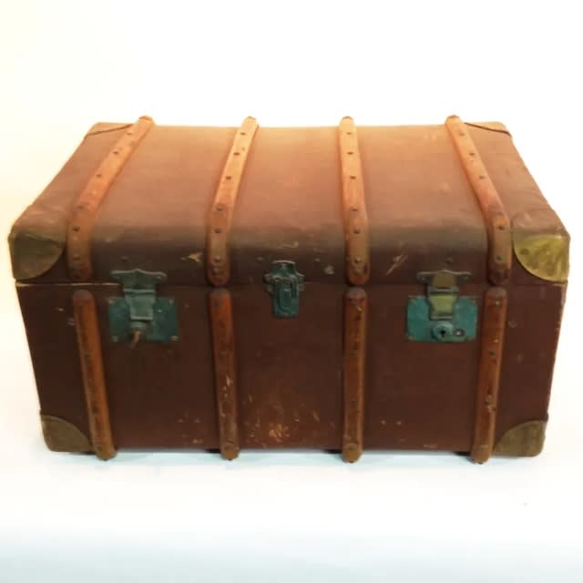 4: Large Wooden Vintage Travel Trunk