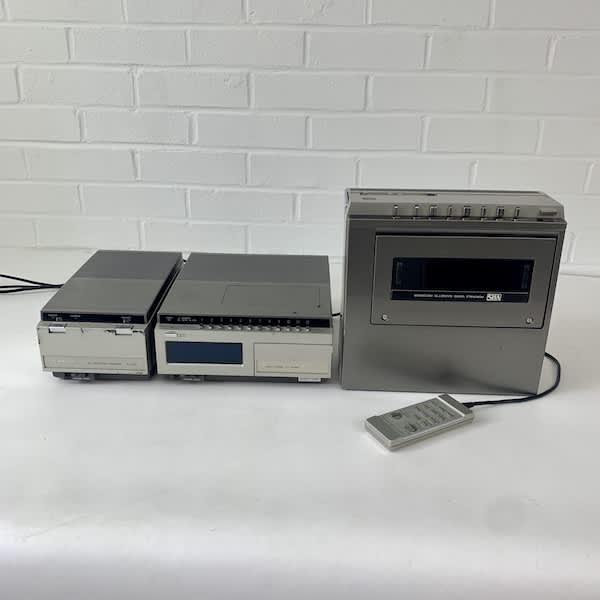 5: Hitachi VHS Portable Player/ Recorder