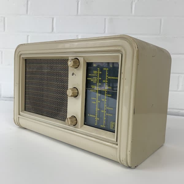 4: Vintage Radio (Non Practical)