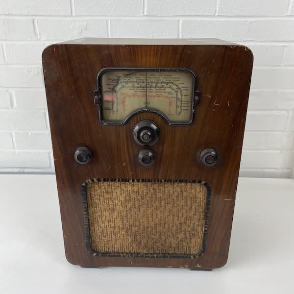 5: Vintage Radio (Non Practical)