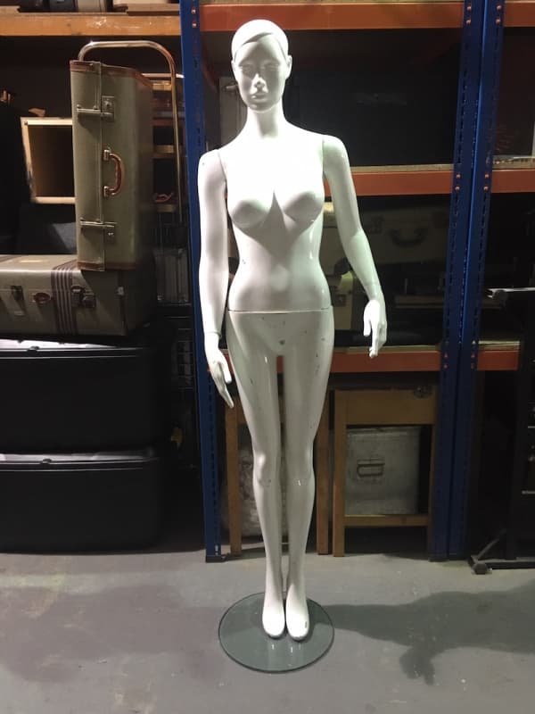 2: Female Mannequin