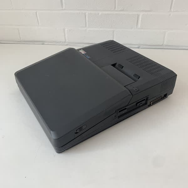 4: Portable Amstrad ALT 386SX Laptop (1988) (Non Practical)