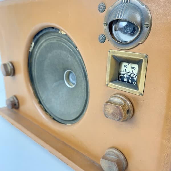 4: Vintage Radio (Non Practical)