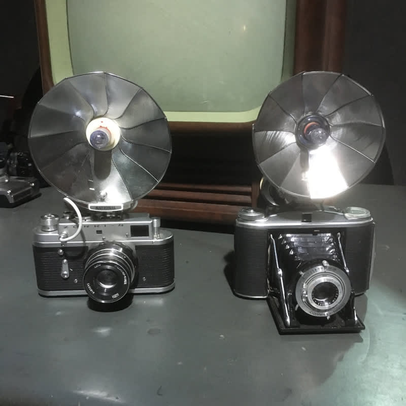 4: Vintage Camera With Flash Unit (Non Practical)