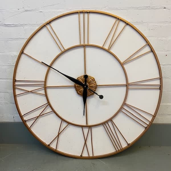 2: White & Gold Clock (Non Practical)
