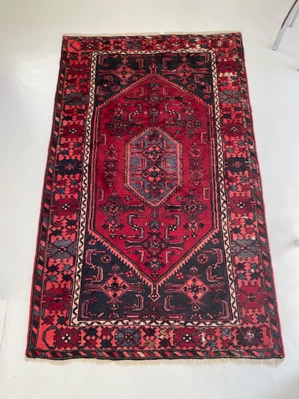 2: Traditional Hand Woven Persian Rug 