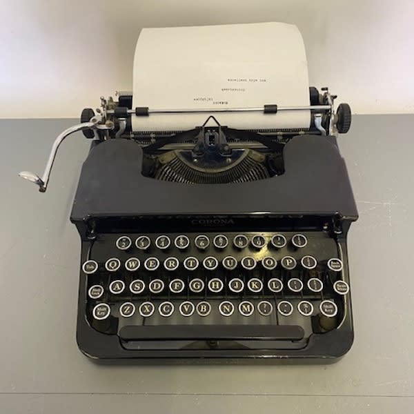 4: Fully Working Black Corona Typewriter