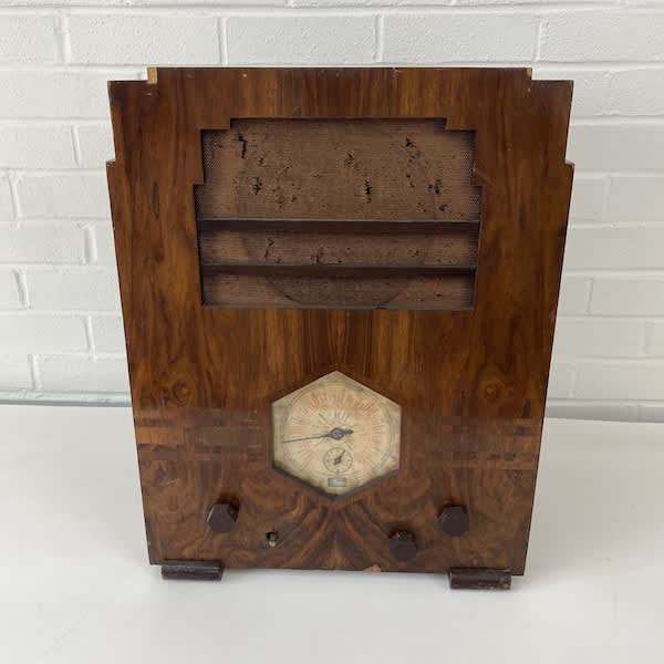 5: Vintage Radio (Non Practical)