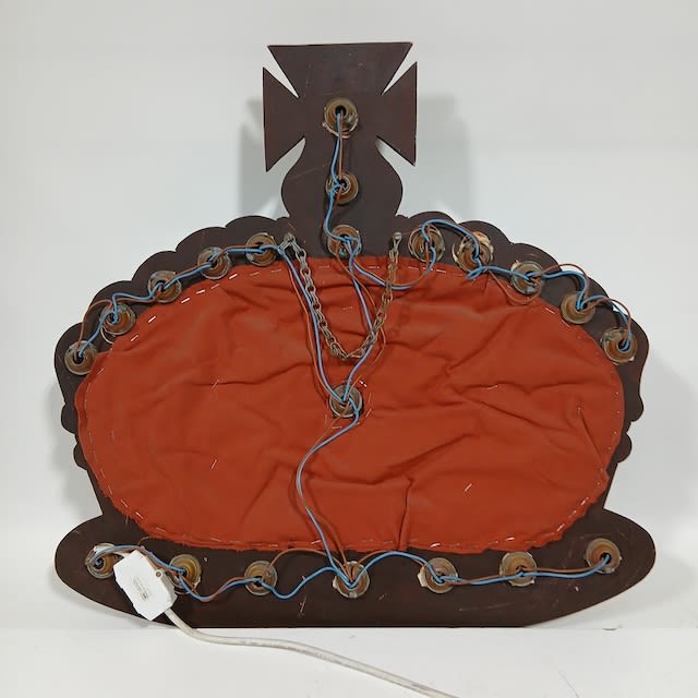 4: Illuminated Royal Crown