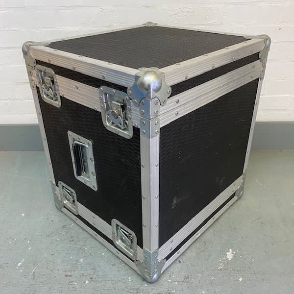 5: Medium Flight Case