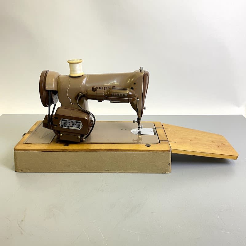 6: Vintage Singer Sewing Machine