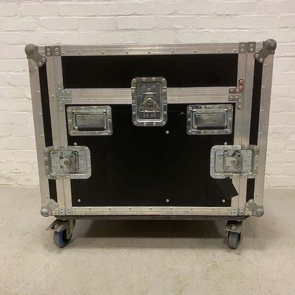 7: Flight Case On Wheels