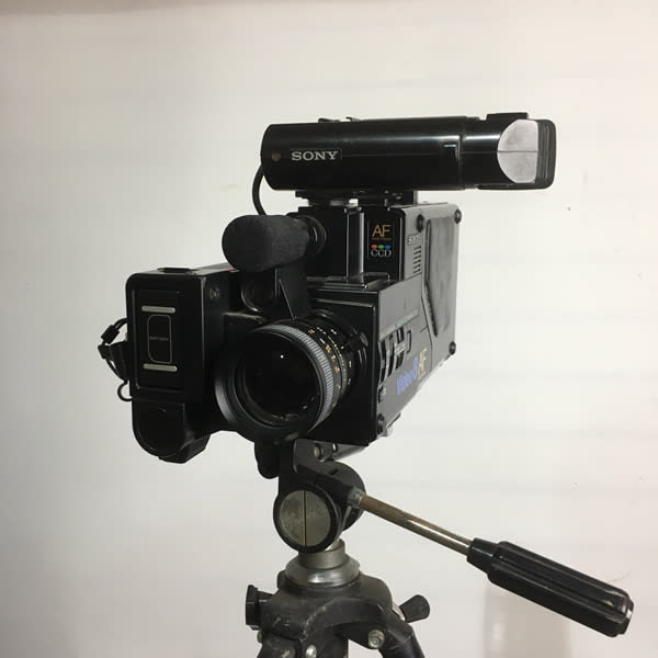 6: Non Practical Retro 'SONY' Video 8 Film Camera With Tripod (Model no CCD-V8AF-E)