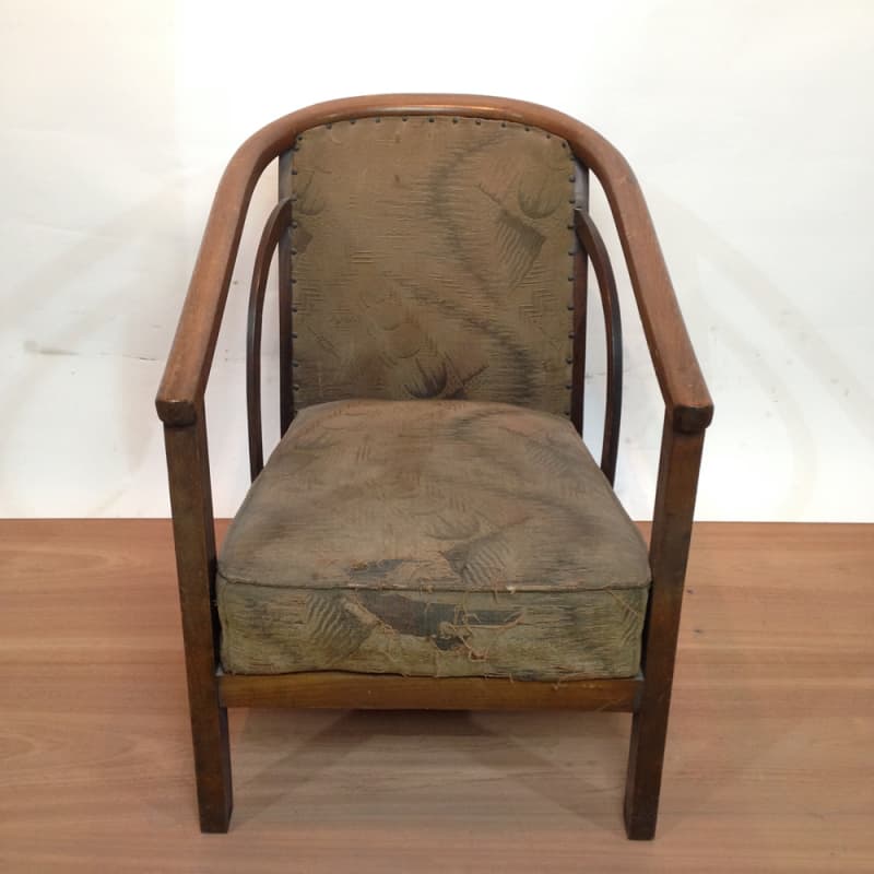 3: Vintage Armchair 