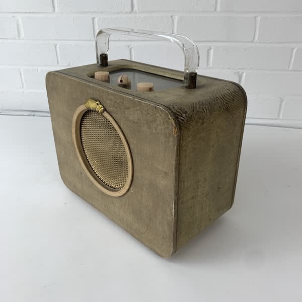 4: Vintage Sky Queen Radio