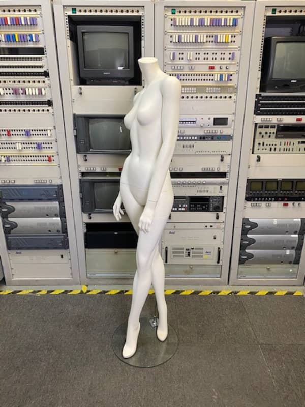 5: Female Headless Mannequin