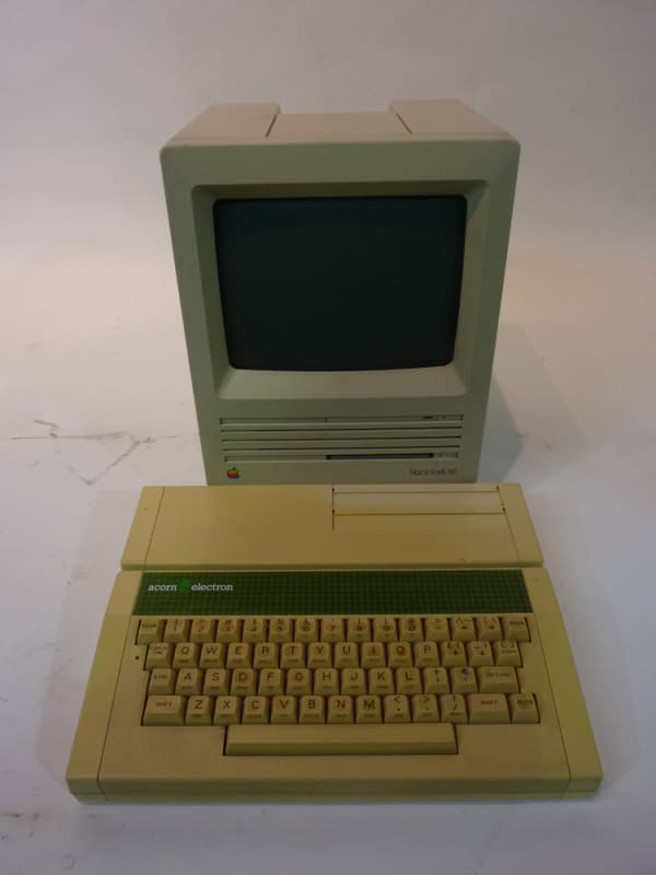 4: Retro Apple Mac Computer 1980 Edition With Acorn Keyboard & Mouse (Non Practical)