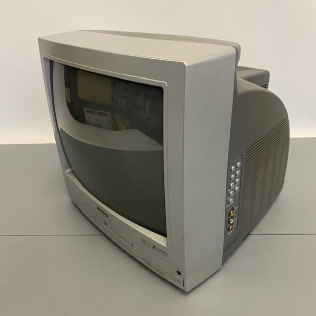 3: Non Practical Goodmans TV With Non Practical DVD Player (13.5