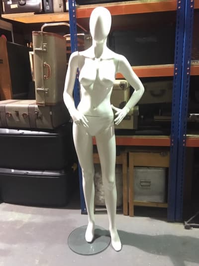 Faceless Female Mannequin